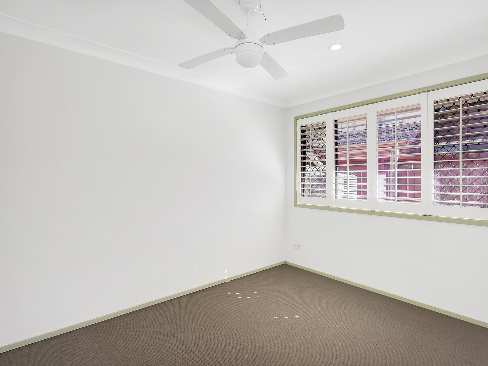 1/4 Cotinga Crescent BURLEIGH WATERS 6