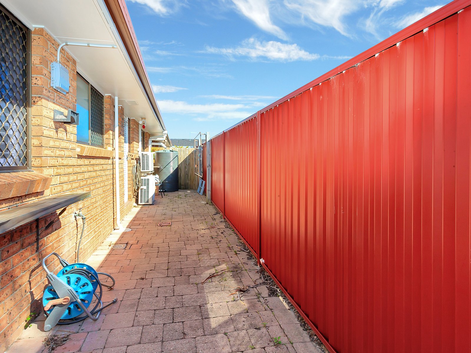 1/4 Cotinga Crescent BURLEIGH WATERS 8