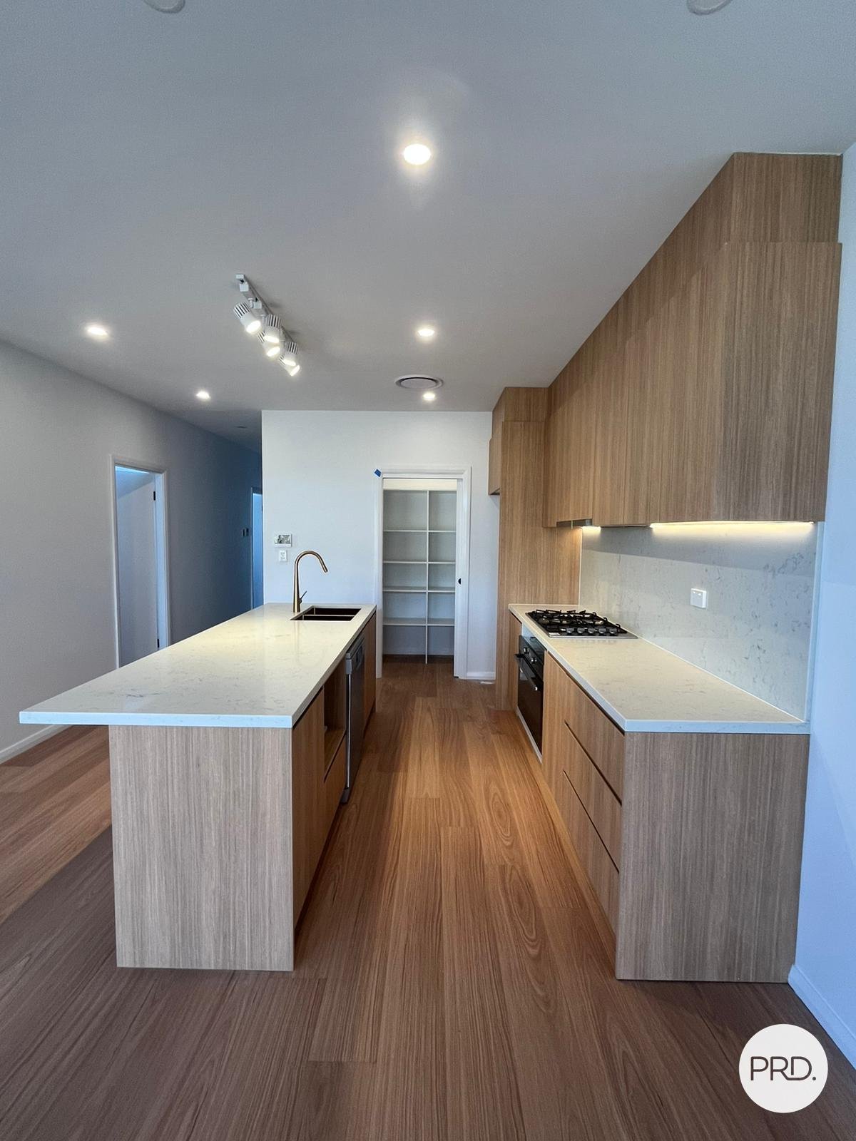 14 Crisp Street MENANGLE PARK 2