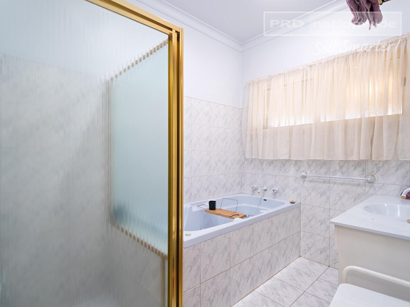 14 Cummins Drive SAN ISIDORE 9