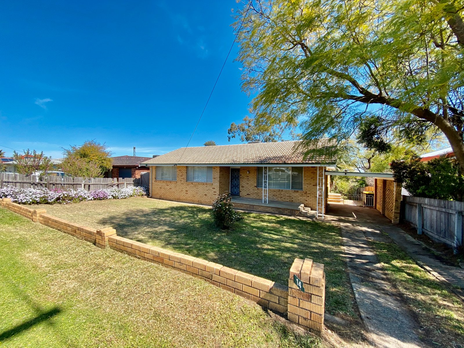 14 Cypress Street SOUTH TAMWORTH 1