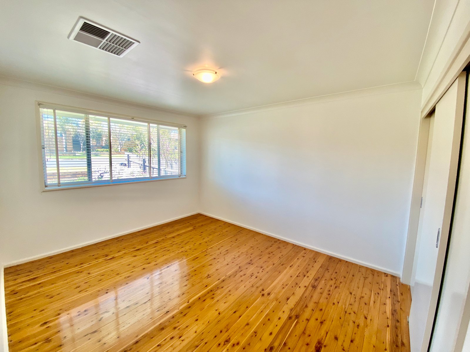 14 Cypress Street SOUTH TAMWORTH 3