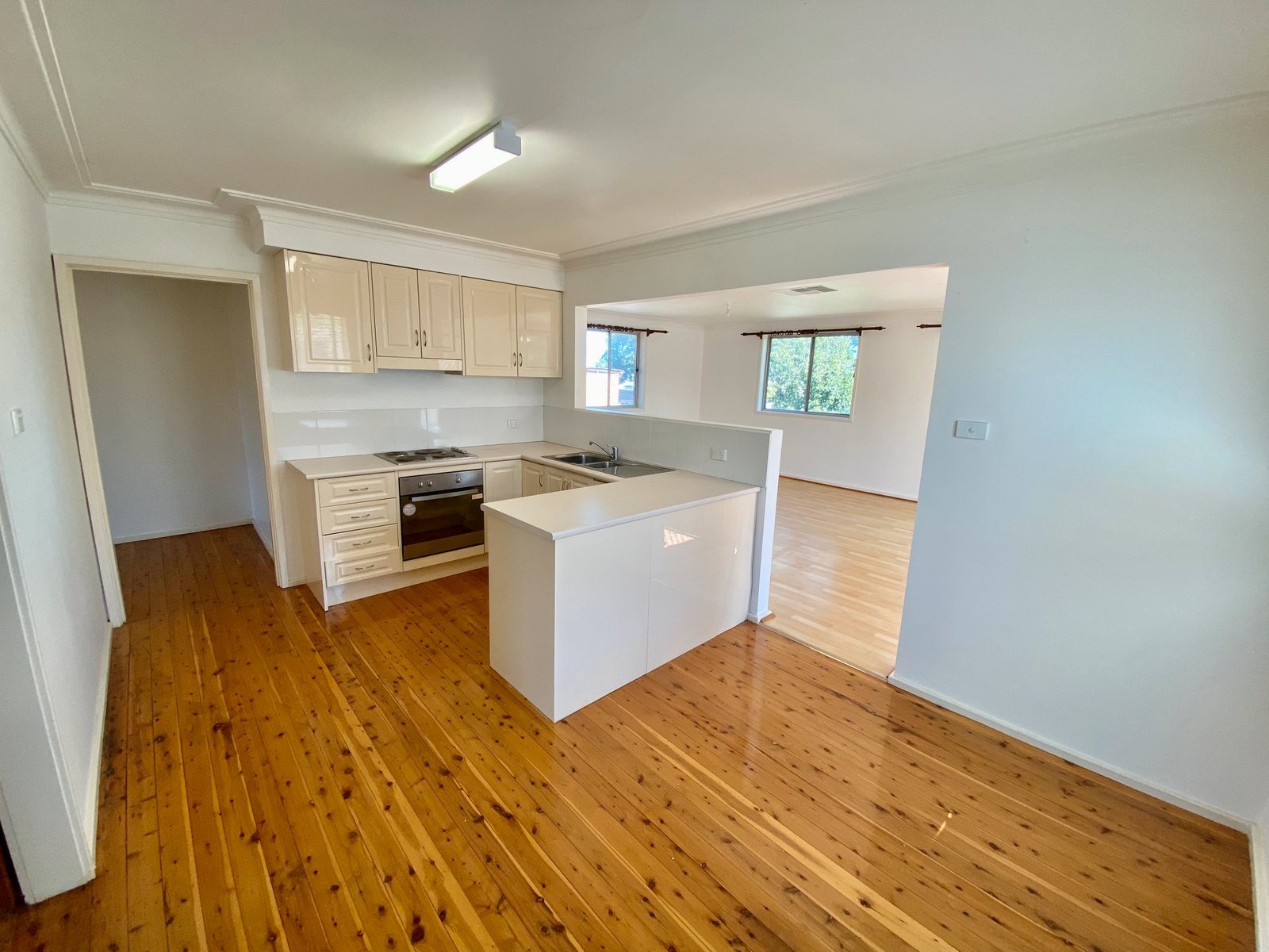 14 Cypress Street SOUTH TAMWORTH 4