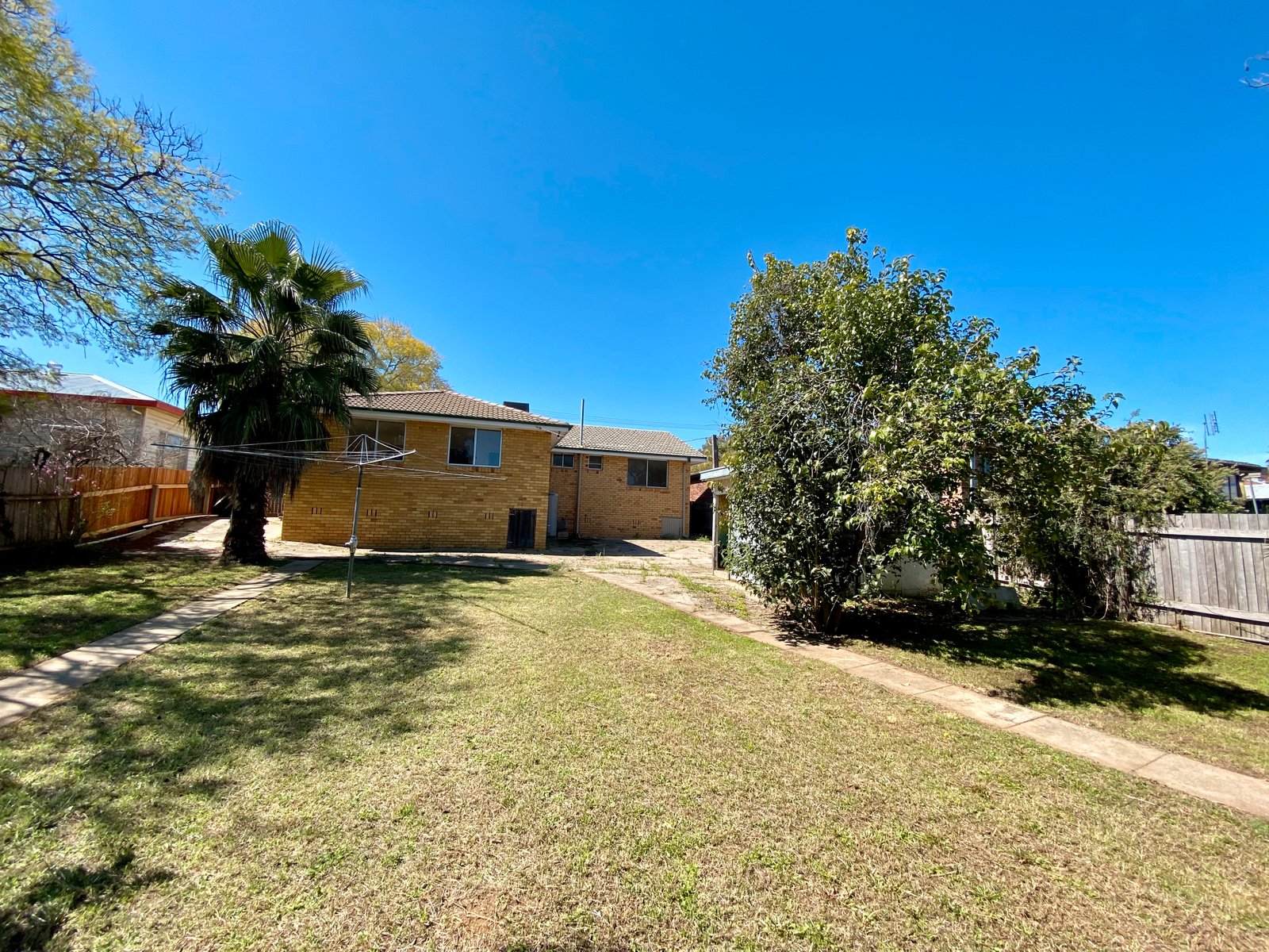 14 Cypress Street SOUTH TAMWORTH 9