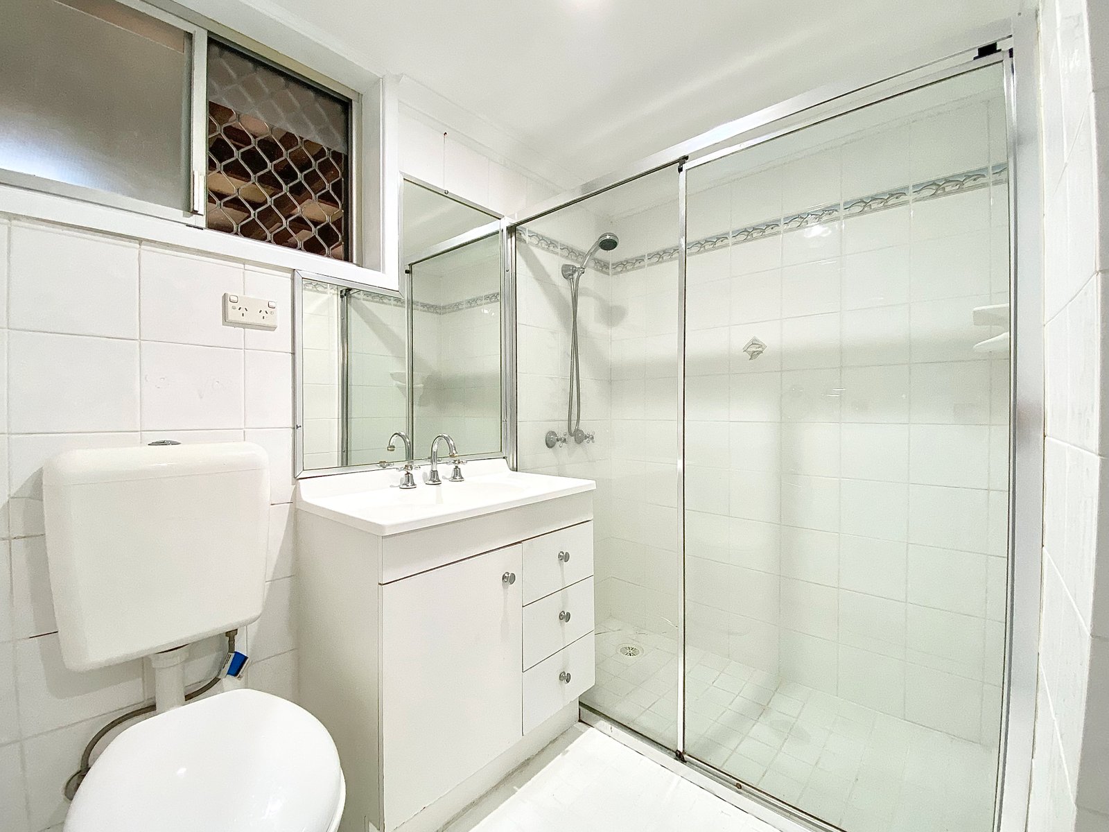 1/4 Davidson Street ANNA BAY 9