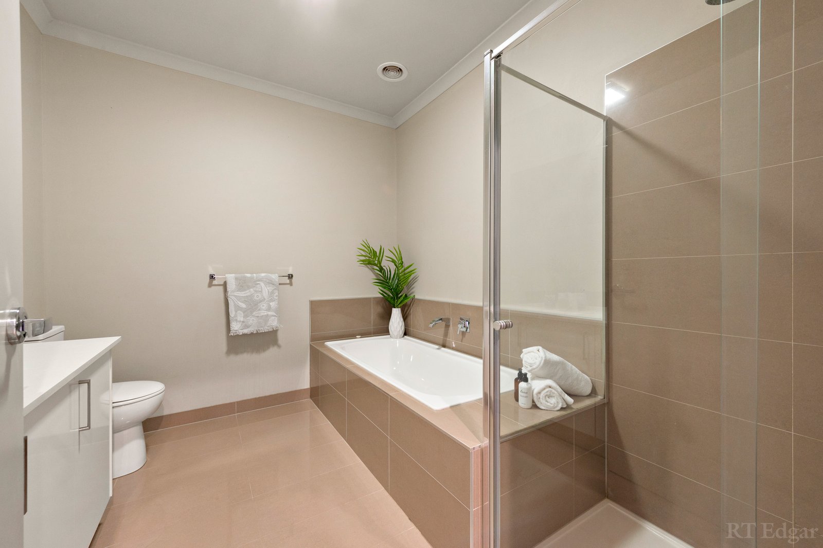 Real Estate and Property in 14 Davis Street, Preston, VIC