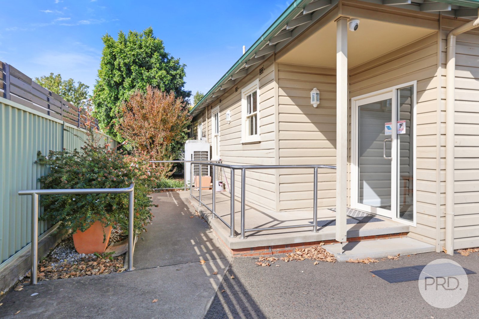 14 Dean Street TAMWORTH 4