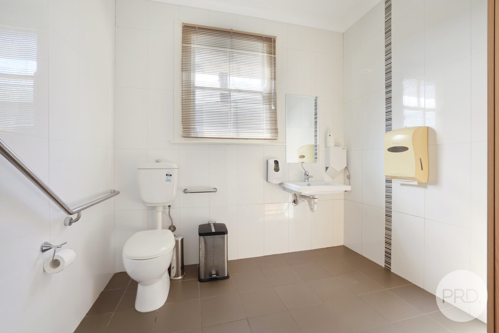 14 Dean Street TAMWORTH 8