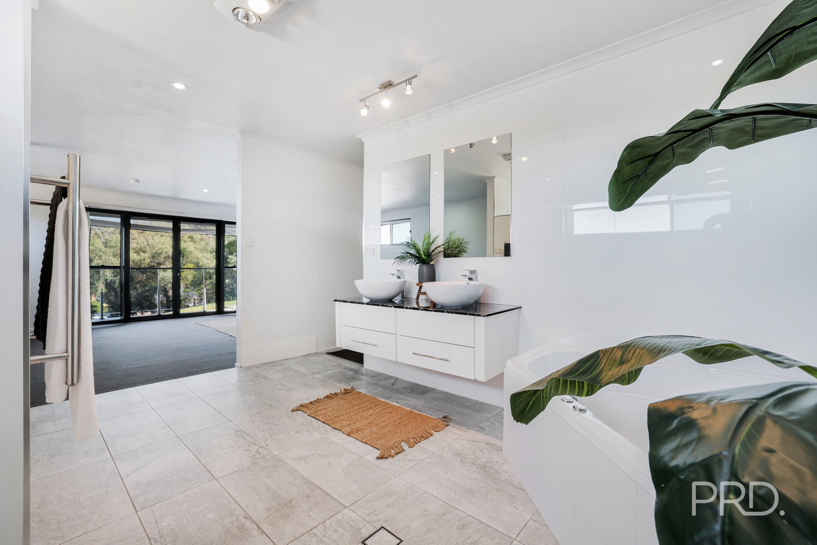 14 Dekalb Street TAMWORTH 16