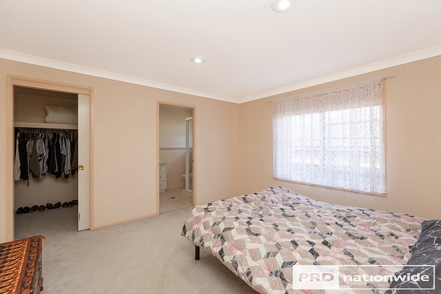 14 Dibar Drive TAMWORTH 11