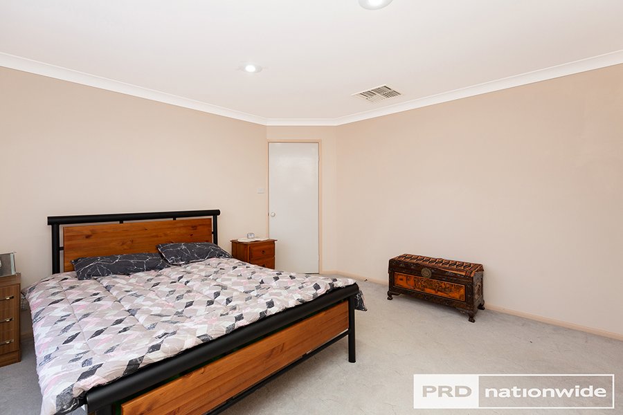 14 Dibar Drive TAMWORTH 13