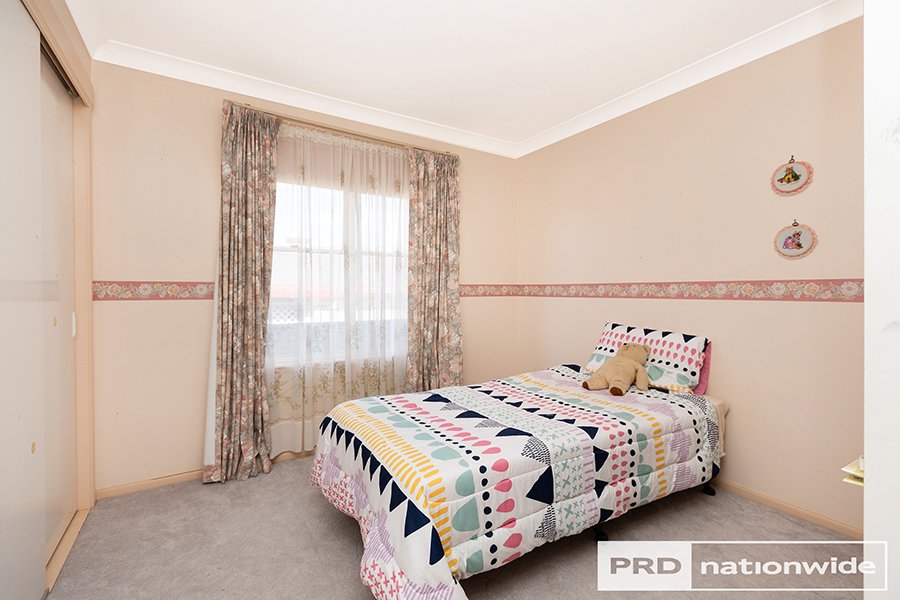 14 Dibar Drive TAMWORTH 14