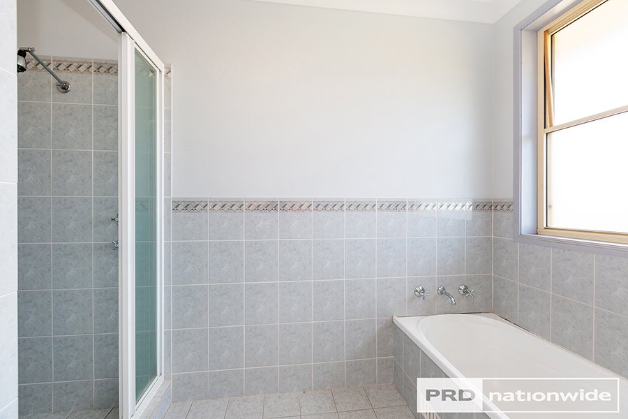 14 Dibar Drive TAMWORTH 17