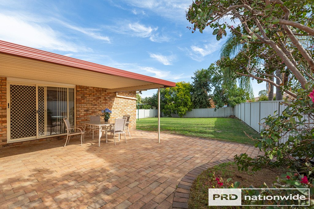 14 Dibar Drive TAMWORTH 18