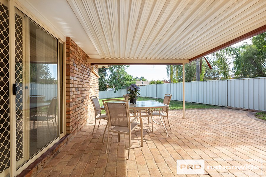 14 Dibar Drive TAMWORTH 20