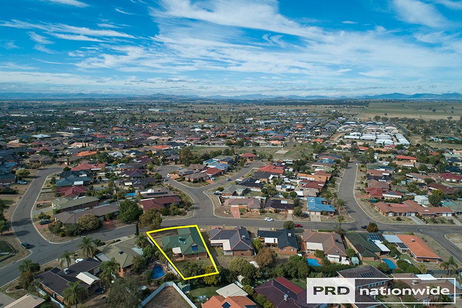 14 Dibar Drive TAMWORTH 26