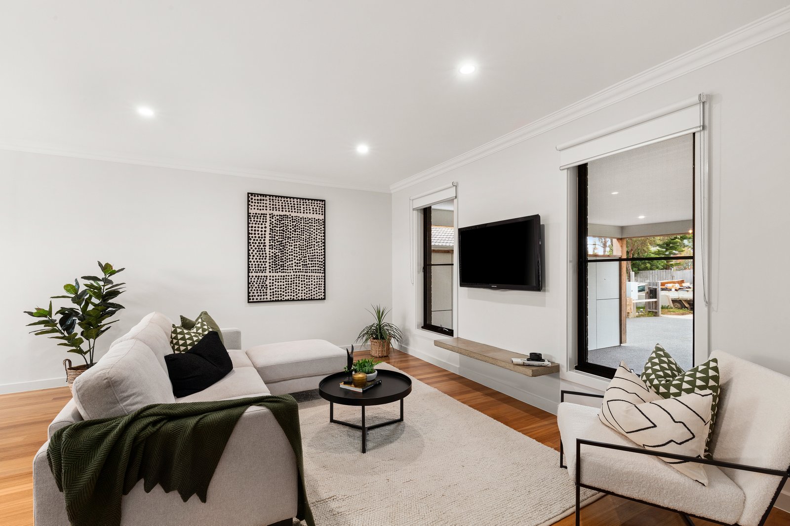 Gallery: 1/4 Digby Avenue