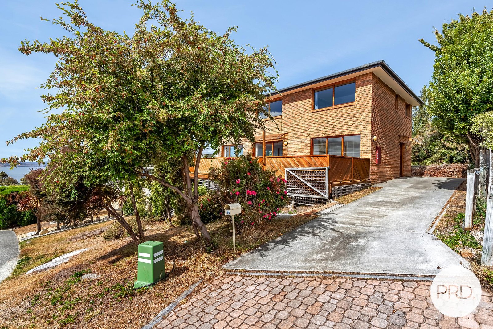 14 Donohoe Gardens KINGSTON BEACH 1