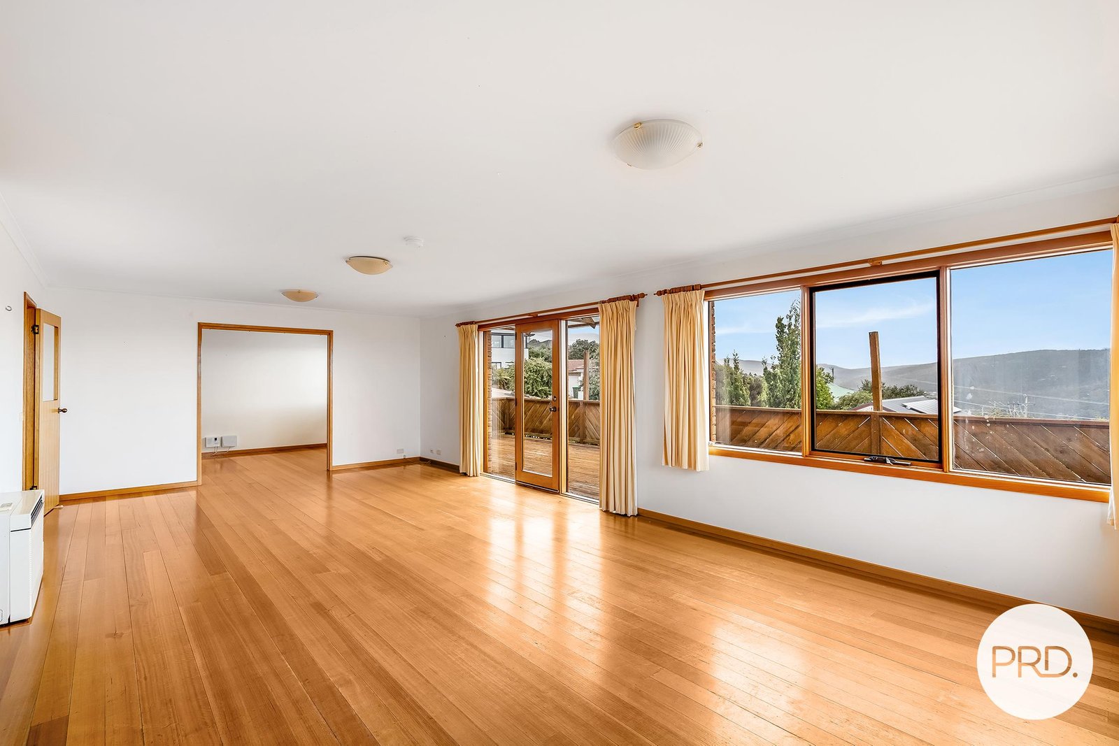 14 Donohoe Gardens KINGSTON BEACH 11