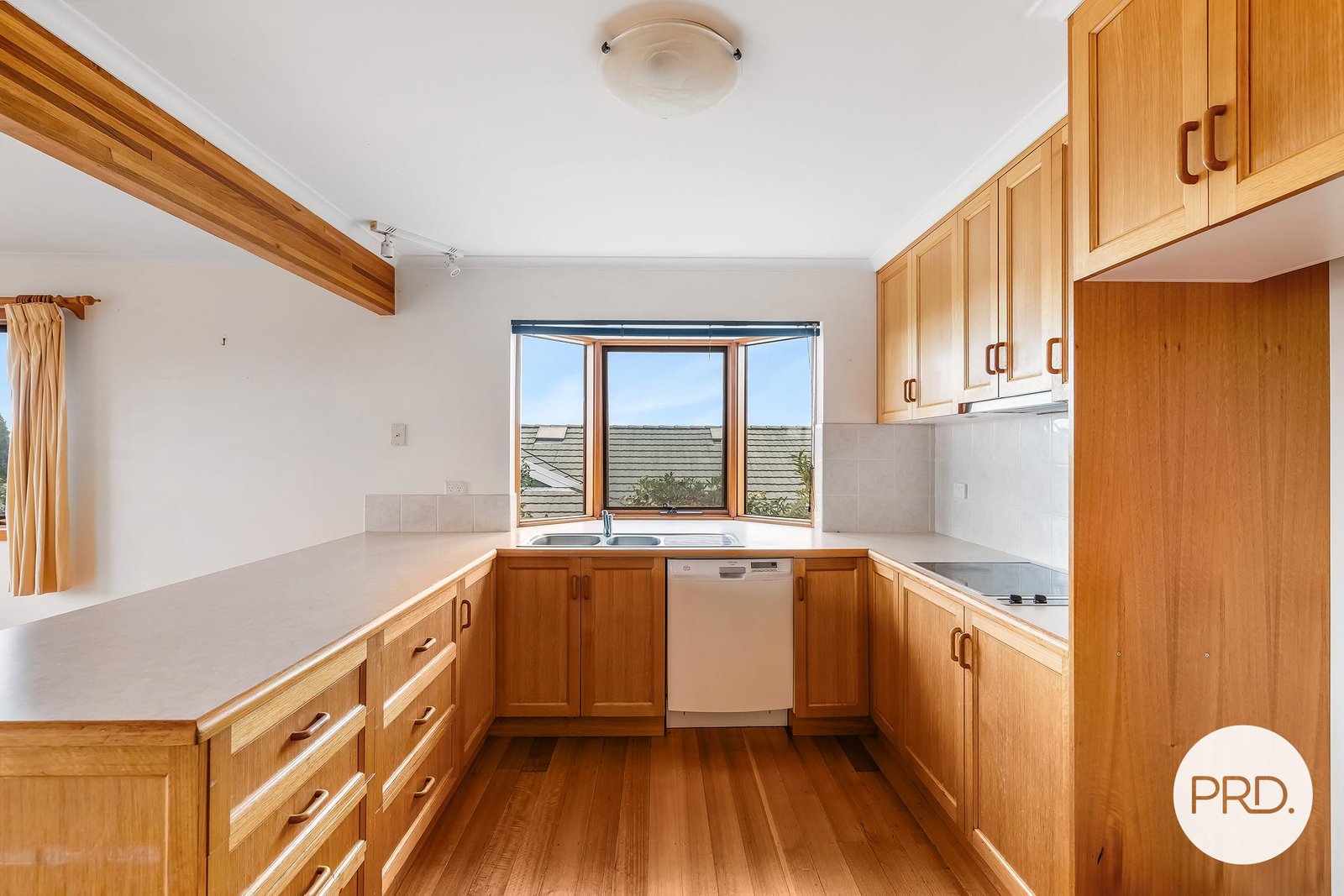 14 Donohoe Gardens KINGSTON BEACH 13