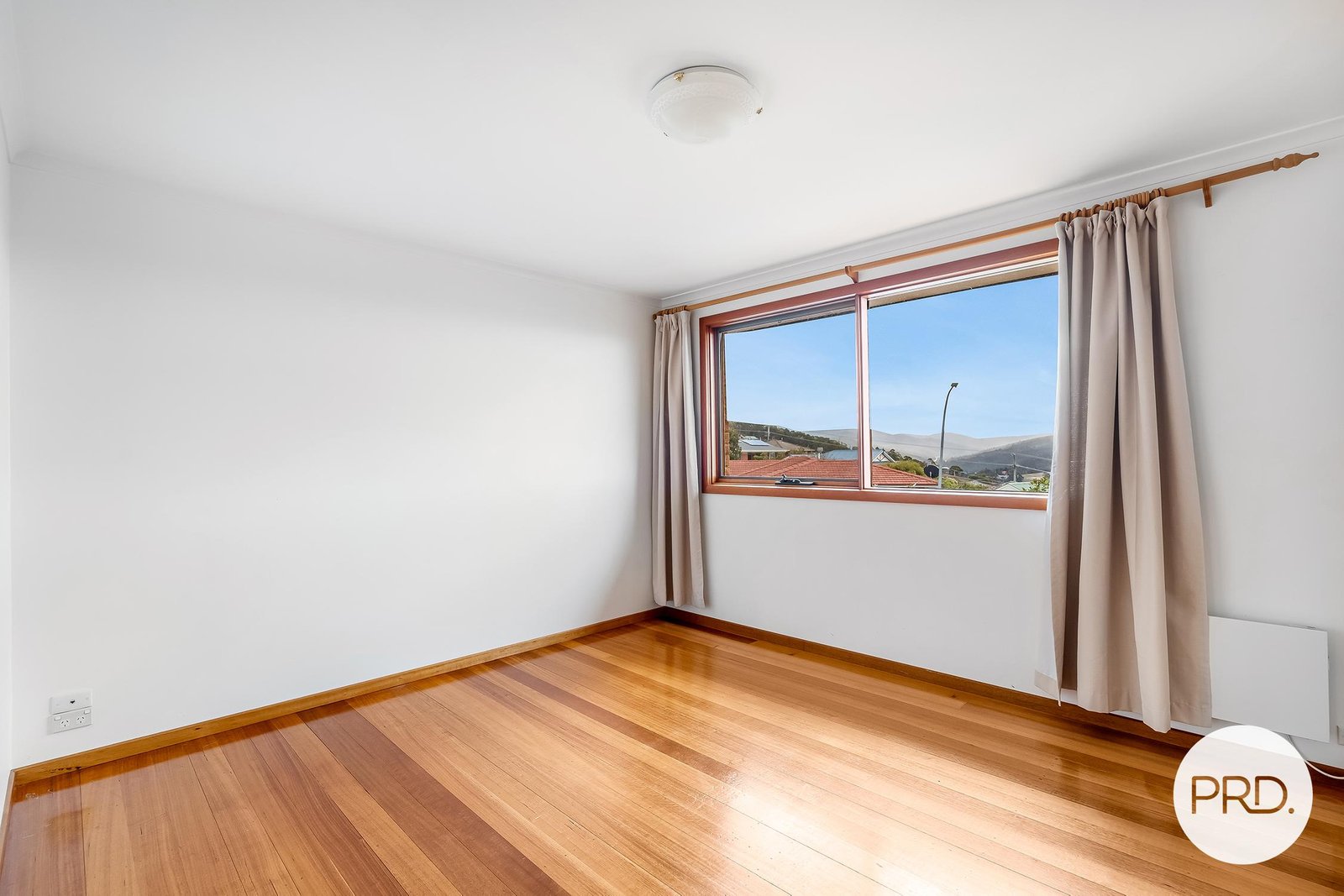 14 Donohoe Gardens KINGSTON BEACH 23