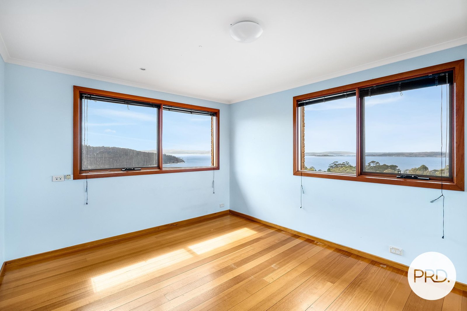 14 Donohoe Gardens KINGSTON BEACH 27