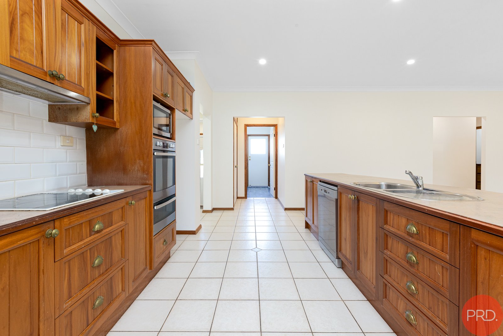 14 Douglas Close LARGS 6