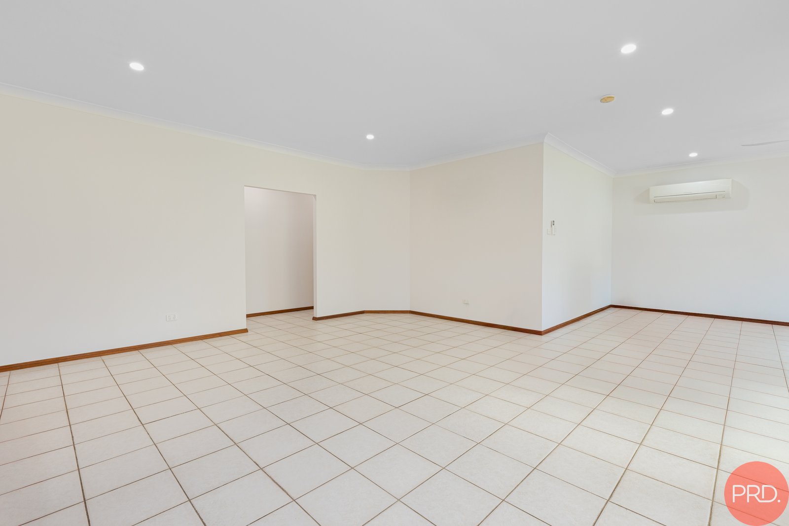 14 Douglas Close LARGS 9