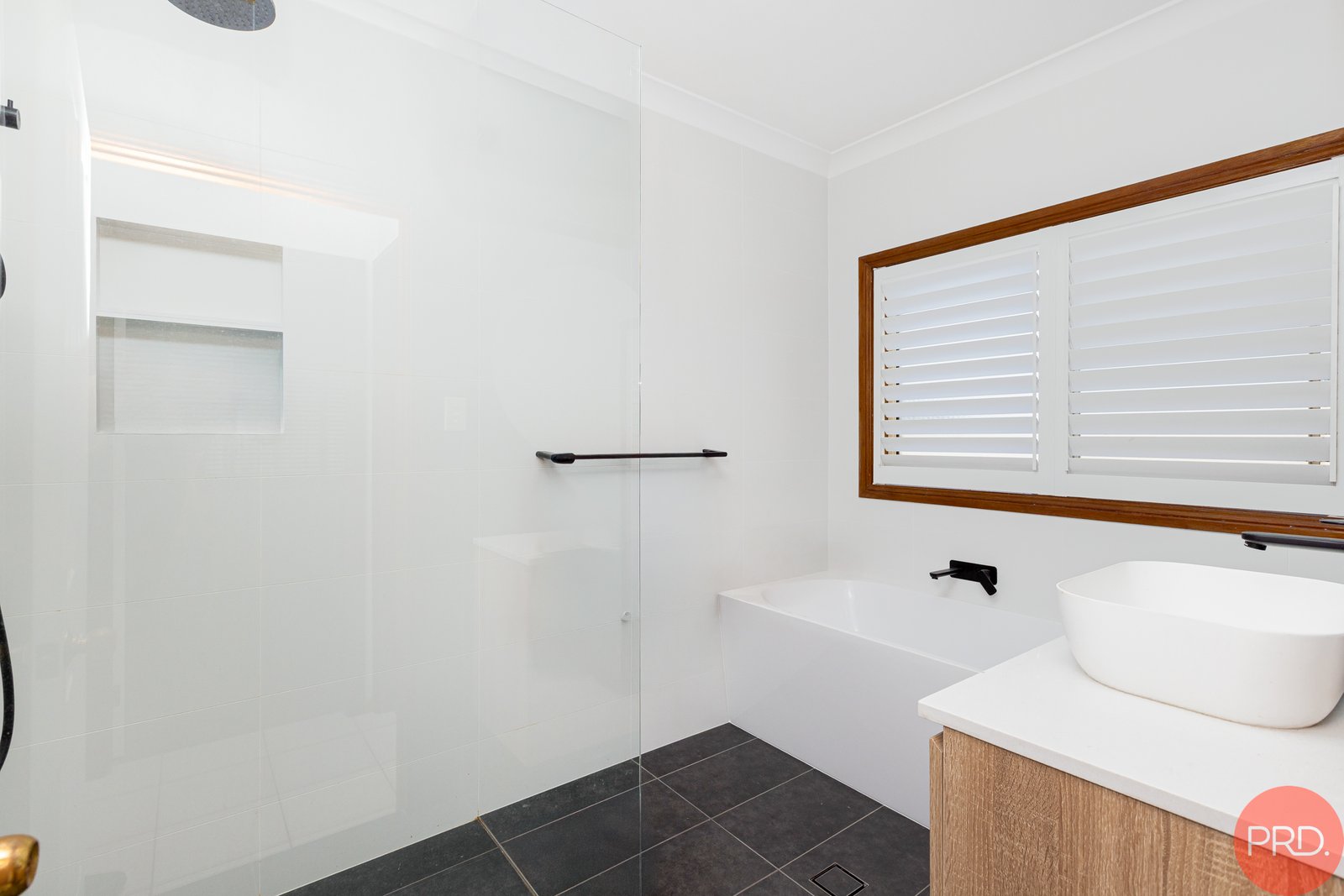 14 Douglas Close LARGS 27