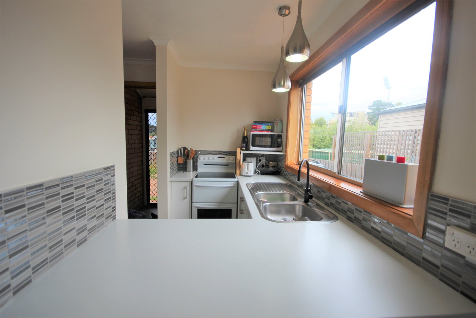 1/4 Douglas Street BELLERIVE 4