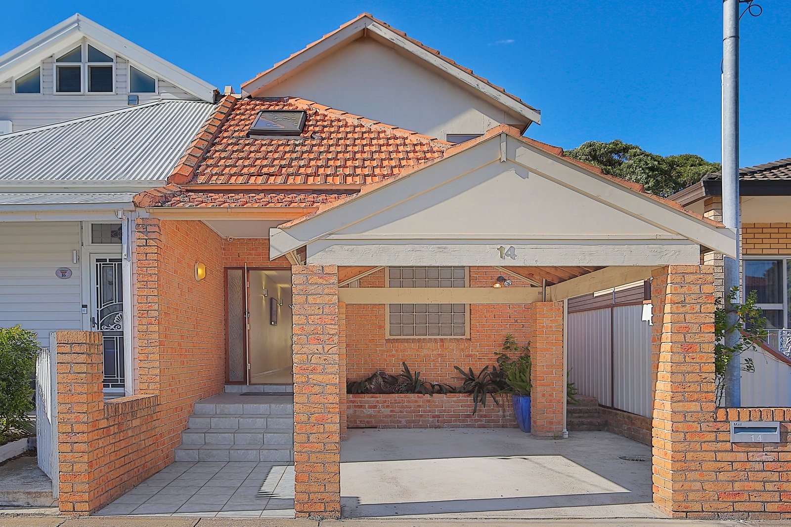 14 Dover Road BOTANY 1