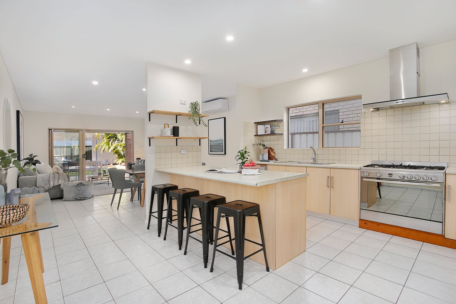 14 Dover Road BOTANY 4