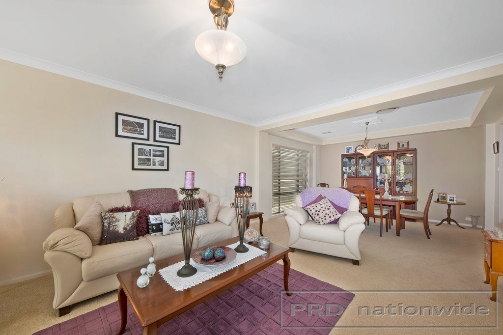 14 Drayton Crescent THORNTON 2