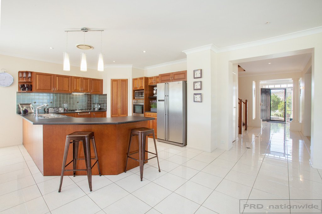 14 Drayton Crescent THORNTON 4