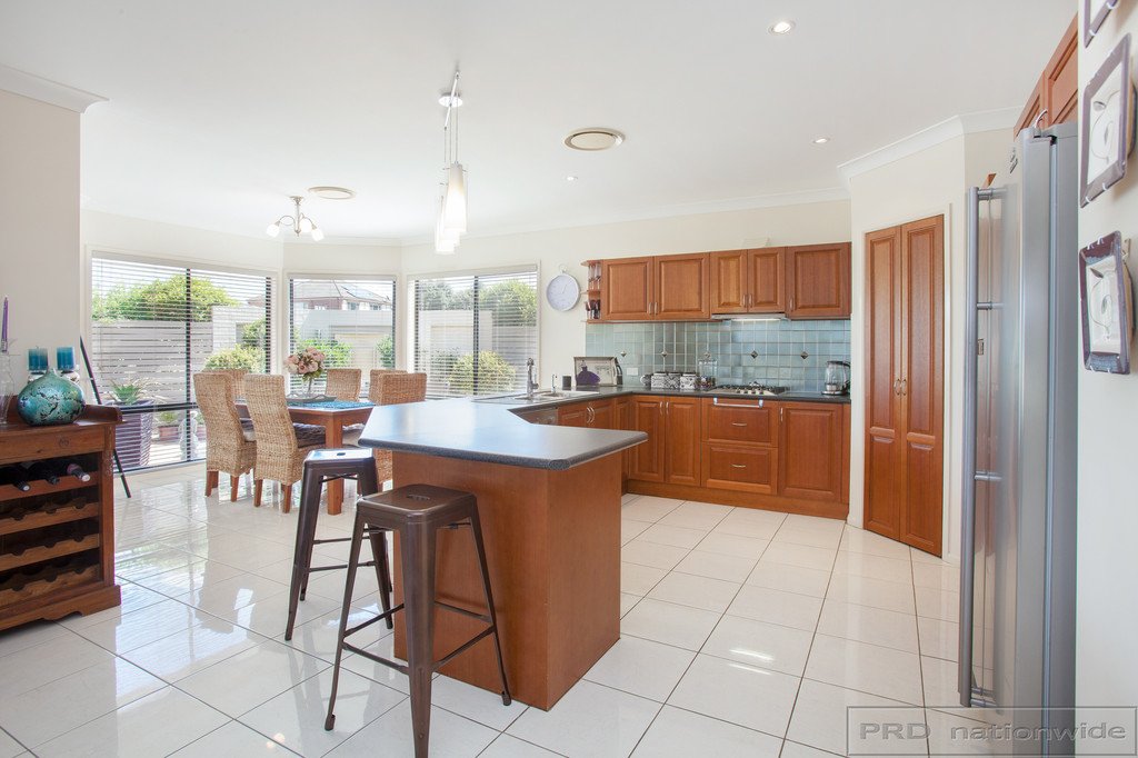 14 Drayton Crescent THORNTON 5