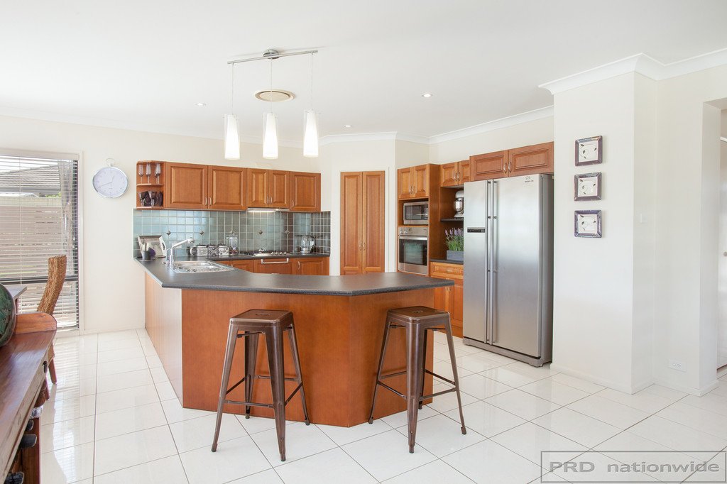 14 Drayton Crescent THORNTON 6