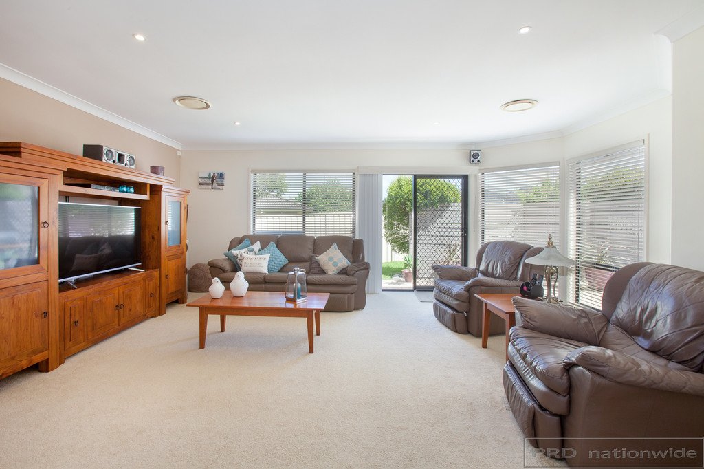 14 Drayton Crescent THORNTON 10