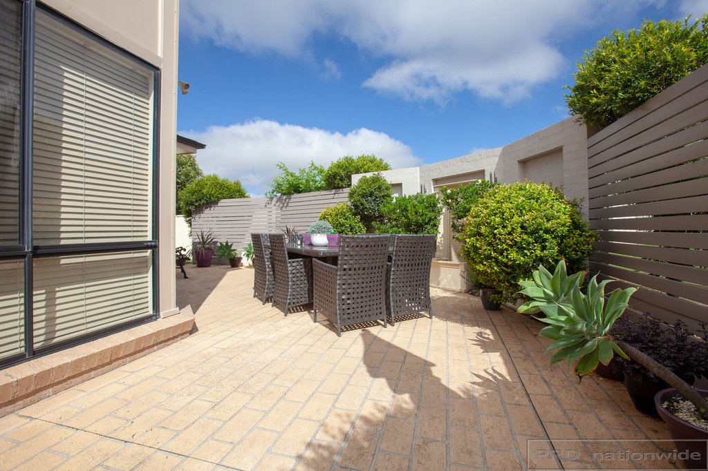 14 Drayton Crescent THORNTON 12