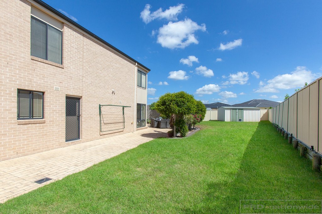 14 Drayton Crescent THORNTON 13