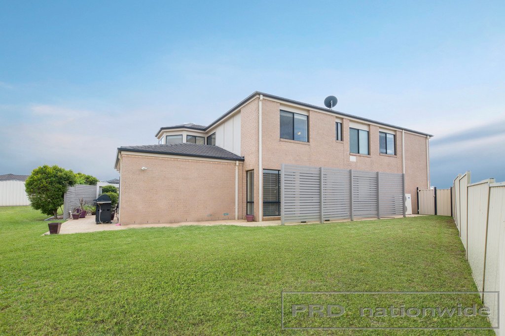 14 Drayton Crescent THORNTON 15