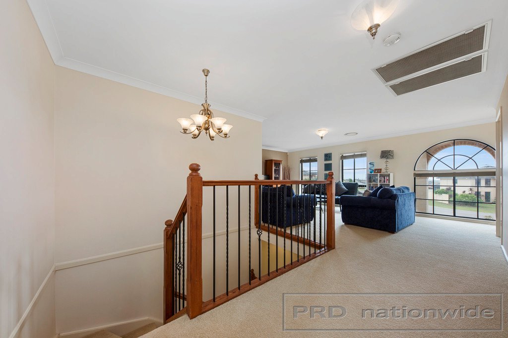 14 Drayton Crescent THORNTON 16