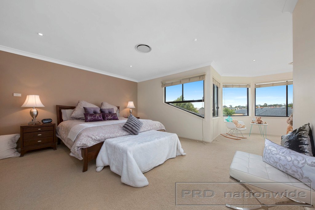 14 Drayton Crescent THORNTON 18