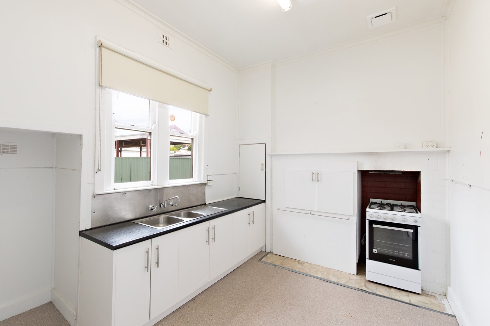 Gallery: 14 Drummond St South