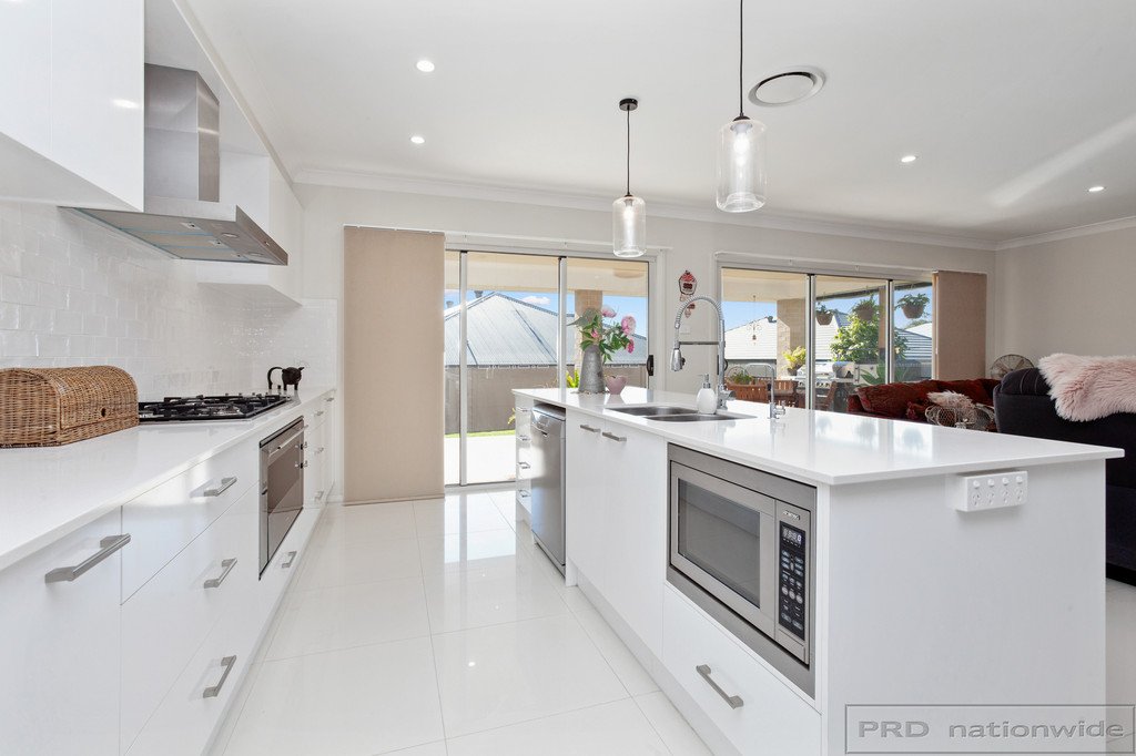 14 Dunnett Ave  NORTH ROTHBURY 10