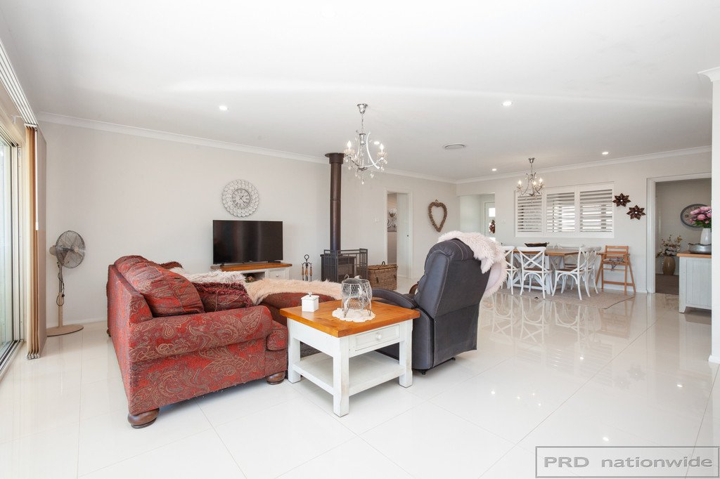 14 Dunnett Ave  NORTH ROTHBURY 11