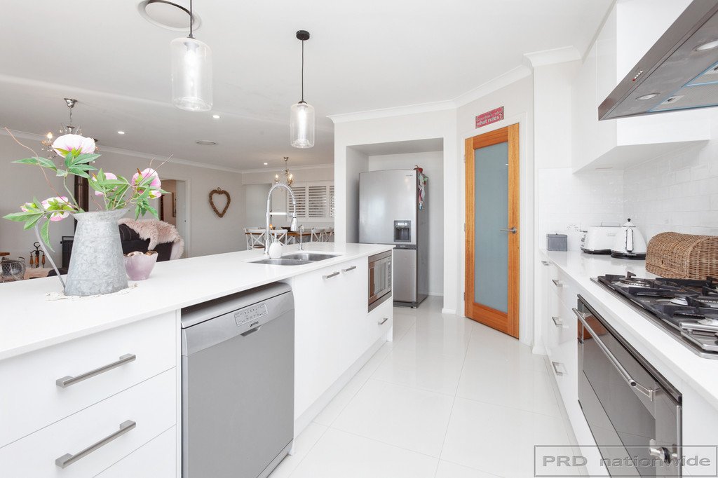 14 Dunnett Ave  NORTH ROTHBURY 12