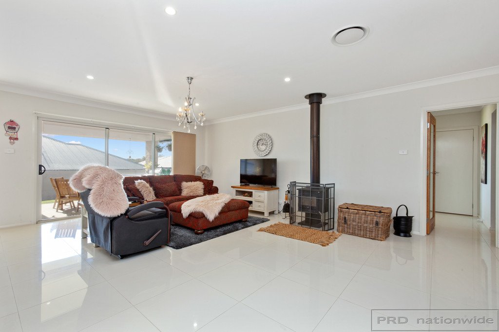 14 Dunnett Ave  NORTH ROTHBURY 16