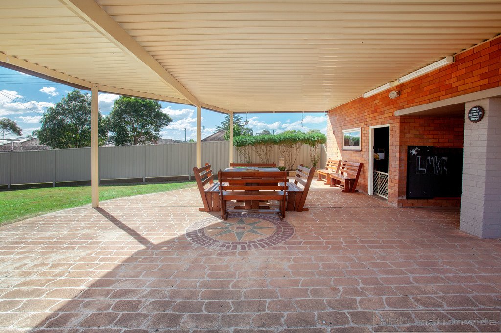 14 Dwyer Street MAITLAND 9