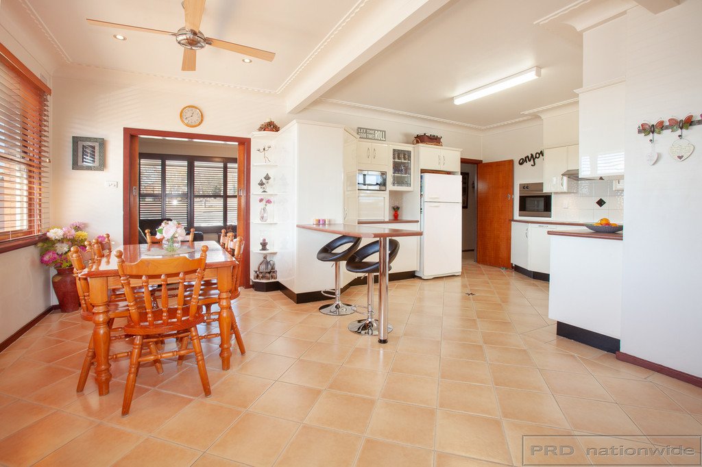 14 Dwyer Street MAITLAND 13