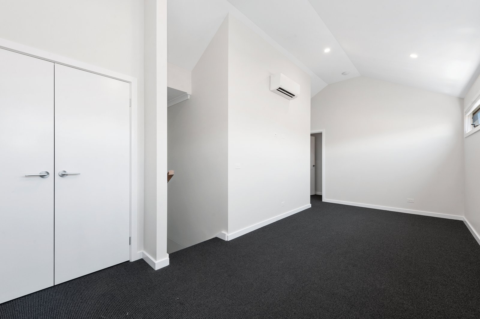 Gallery: 14 East Street South